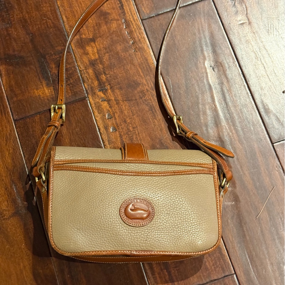 Dooney & Bourke  vintage Tan and Brown Pebbled Leather Crossbody no tag
